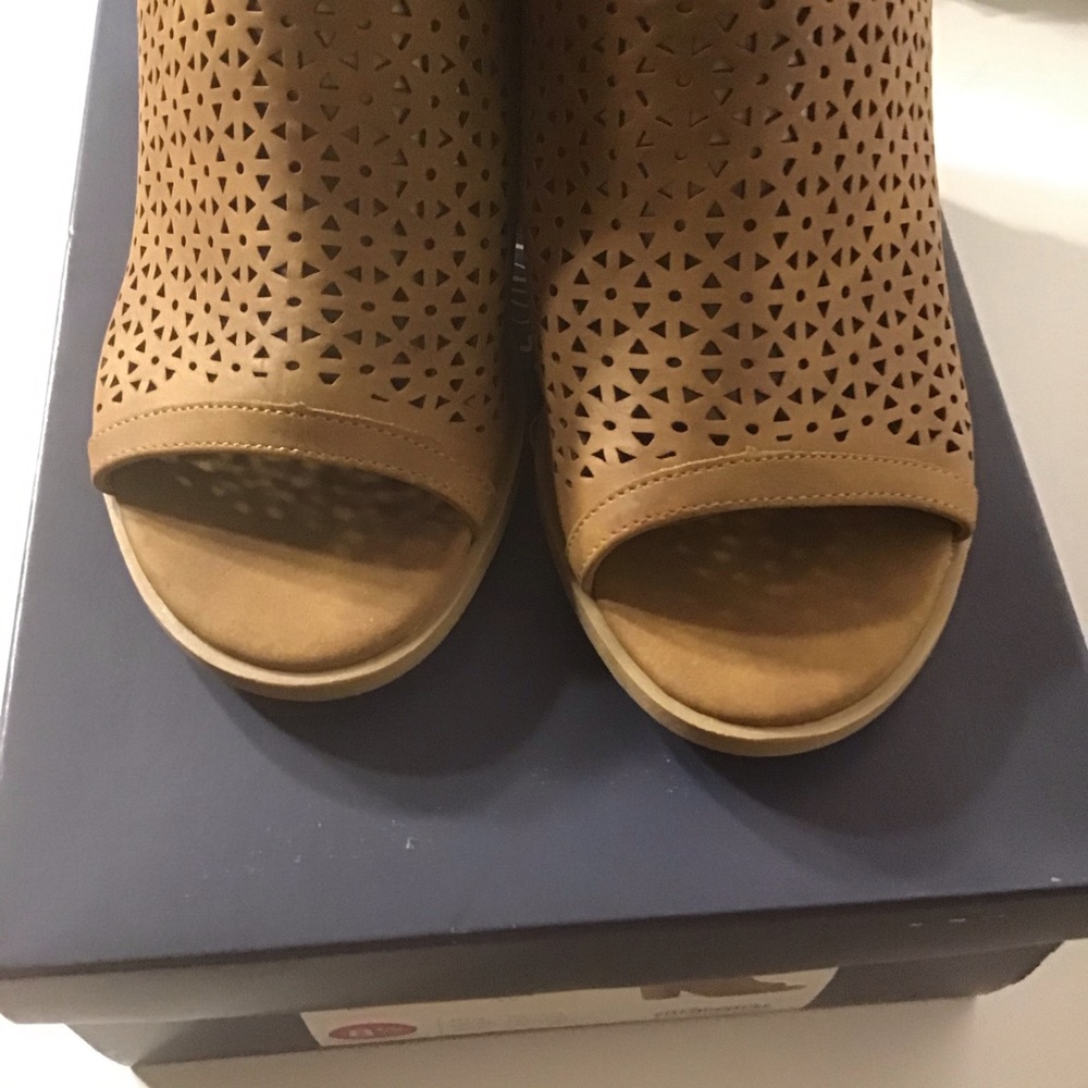 🌸NIB LASER CUT SHOOTIE - Picture 6 of 8